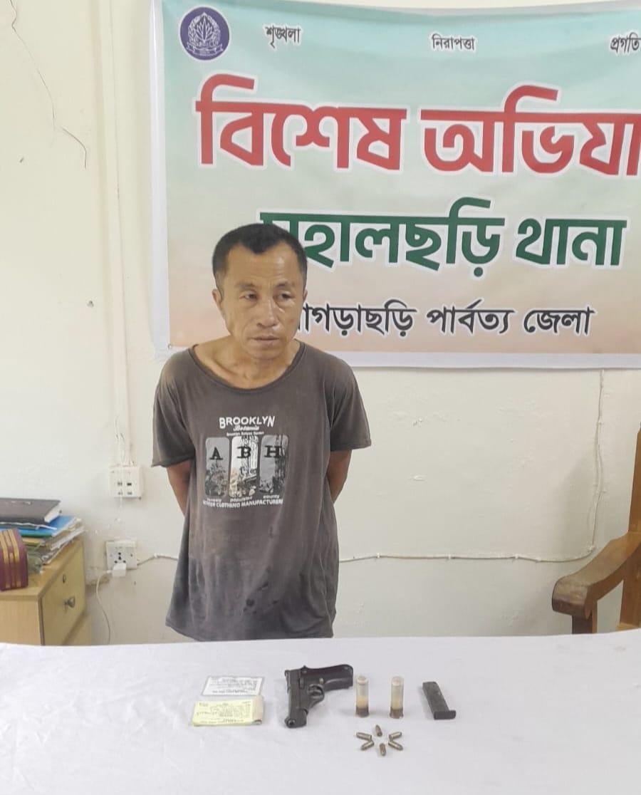 <h1>মহালছড়িতে যৌথ বাহিনীর অভিযানে অস্ত্র সহ ইউপিডিএফ (মূল) সশস্ত্র চাঁদাবাজ ও শীর্ষ সন্ত্রাসী গ্রেপ্তার</h1>