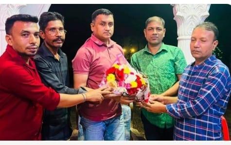 <h1>লোহাগাড়া থানার ওসির পূজামণ্ডপ পরিদর্শন&nbsp;</h1>