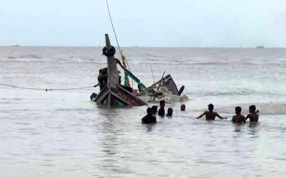<h1>কক্সবাজারে ট্রলারডুবি ৪ জেলের মরদেহ উদ্ধার, নিখোঁজ ১<br />
</h1>