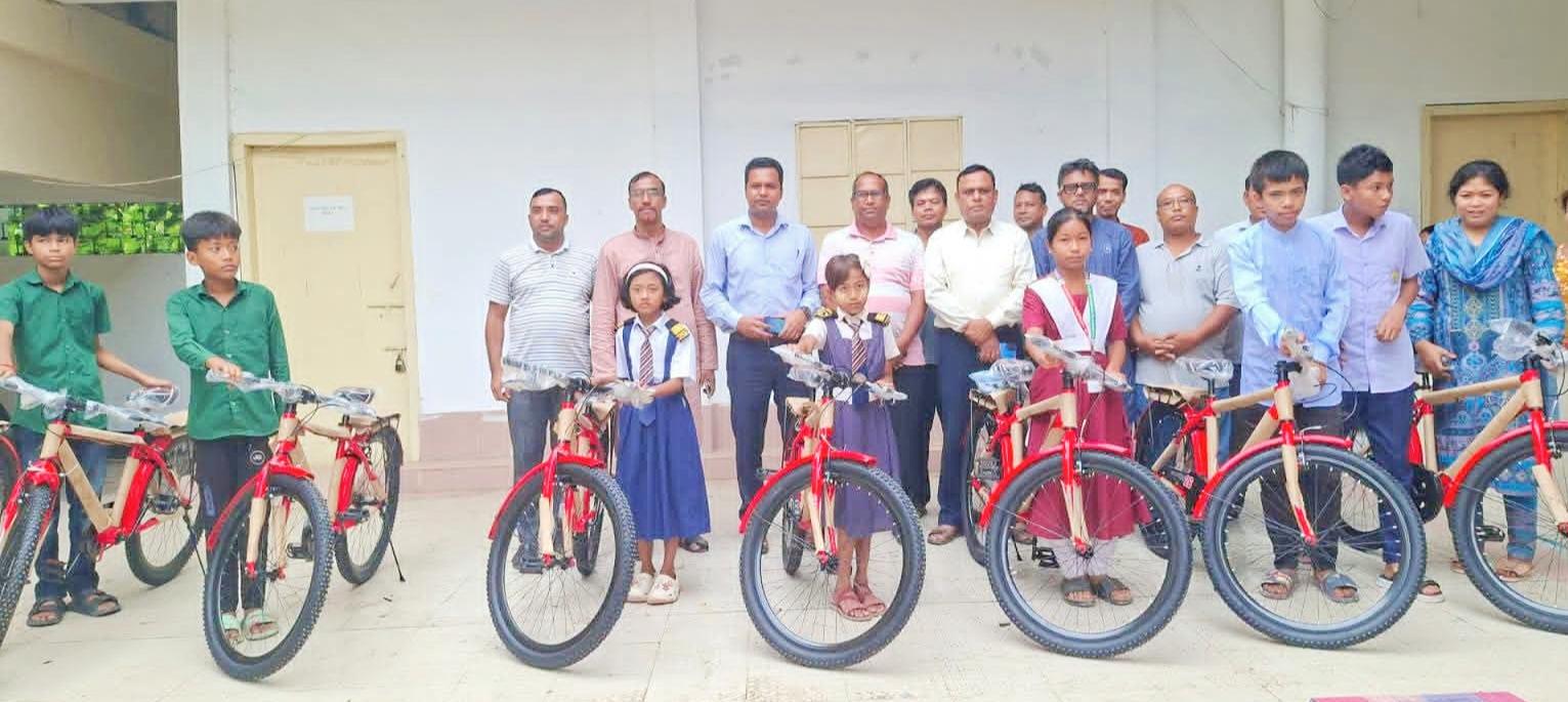 <h1>৭৫ জন ক্ষুদ্র নৃগোষ্ঠীর শিক্ষার্থীরা উপবৃত্তি ও বাইসাইকেল পেলেন প্রধানমন্ত্রীর উপহার</h1>