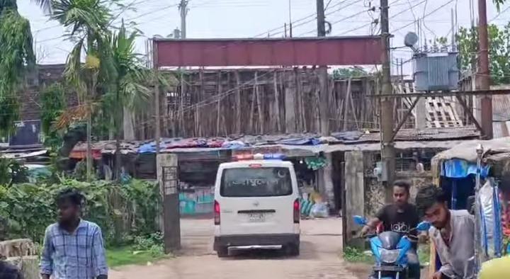সংযুক্ত ছবি