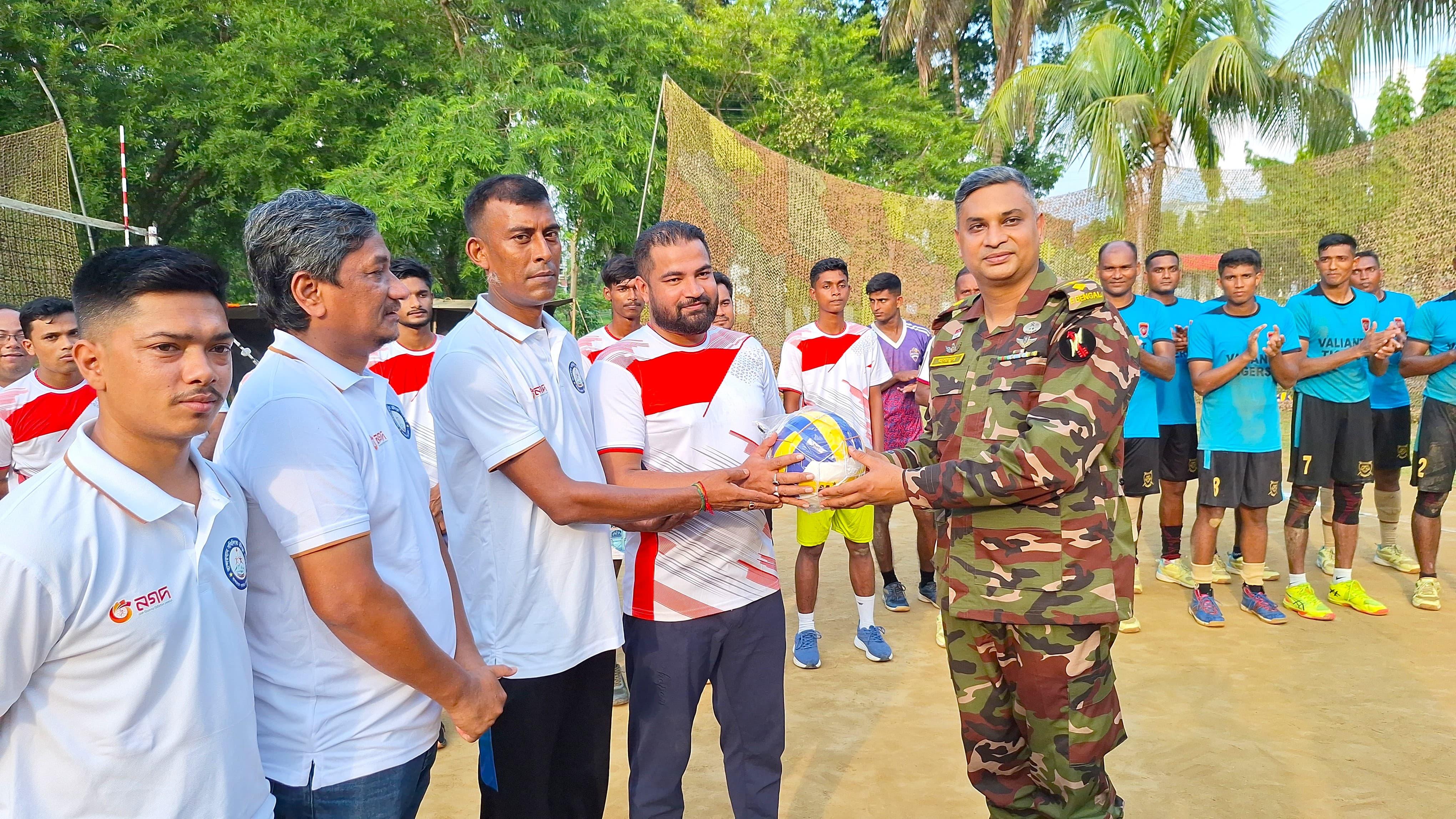 বান্দরবানে উৎসবমুখর পরিবেশে অনুষ্ঠিত হলো সম্প্রীতির ভলিবল টুর্নামেন্ট