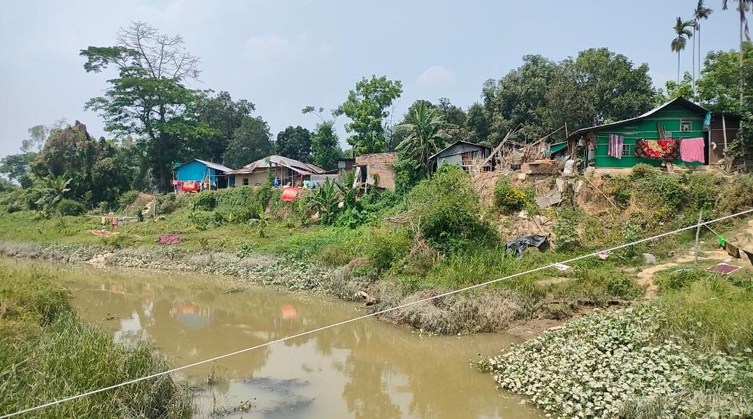 সর্তা খালের রাক্ষুসে ভাঙন, হারাচ্ছে ভিটেমাটি নোয়াজিষপুরের মানুষ