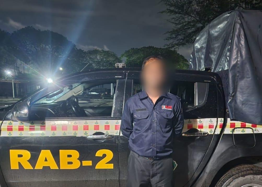 <h1>ক্যাম্পে স্ত্রী-সন্তানকে কুপিয়ে হত্যা, ১ মাস পর ঢাকায় মূল ঘাতক গ্রেপ্তার</h1>