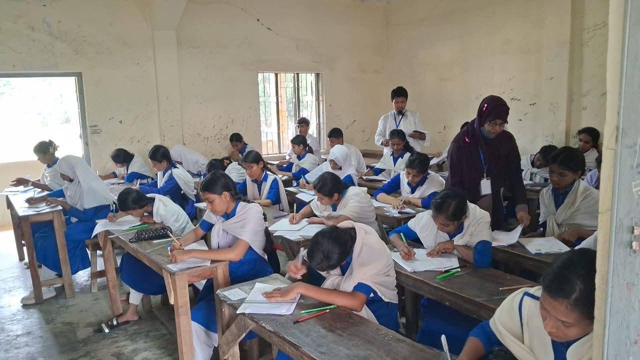 সংযুক্ত ছবি