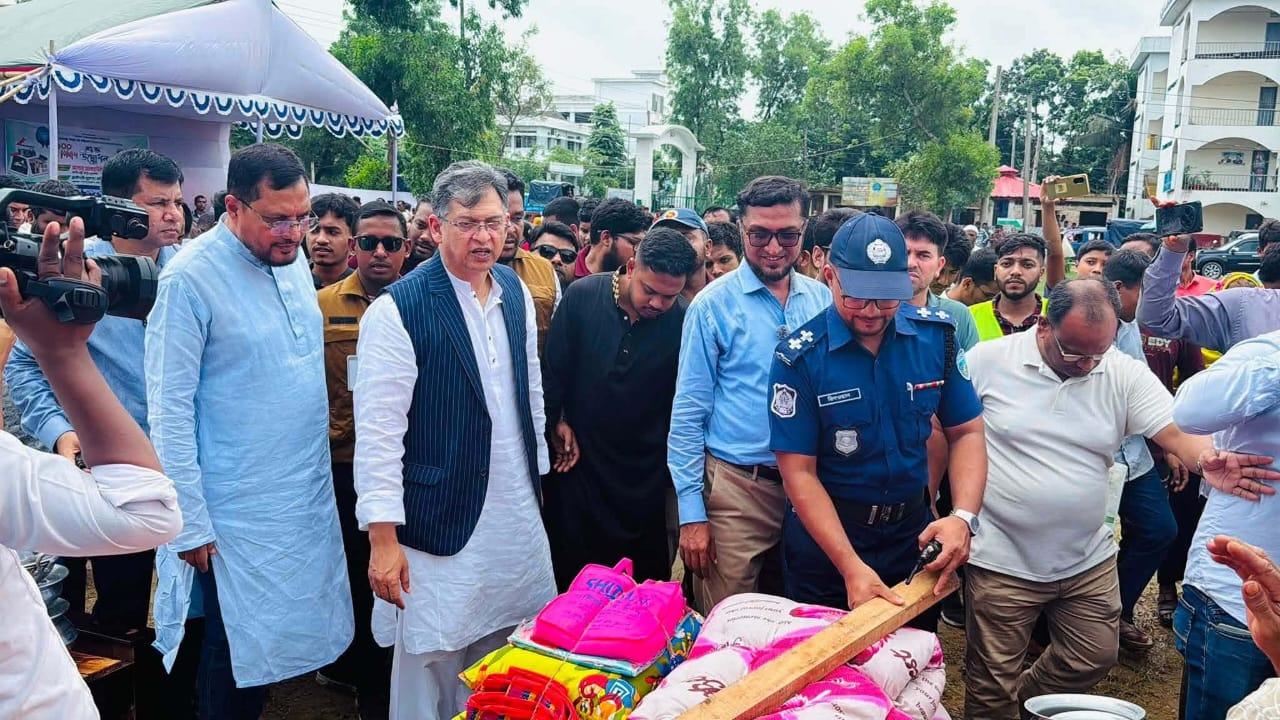 <h1>টেকসই বেড়িবাঁধ, স্লুইসগেট সংস্কার ও ক্ষতিগ্রস্তদের পুনর্বাসন করা হবে: স্বরাষ্ট্রমন্ত্রী</h1>
