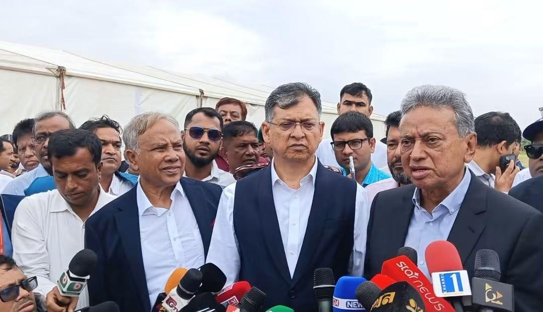 সংযুক্ত ছবি