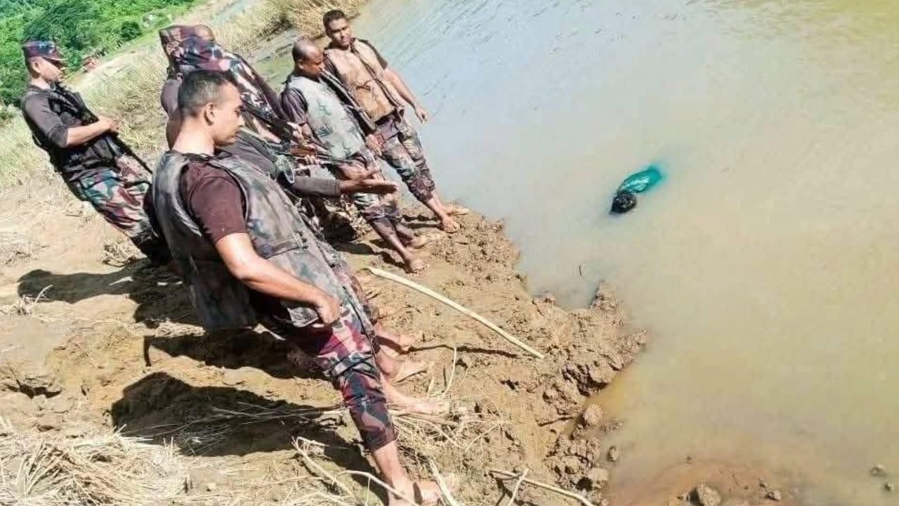 সংযুক্ত ছবি