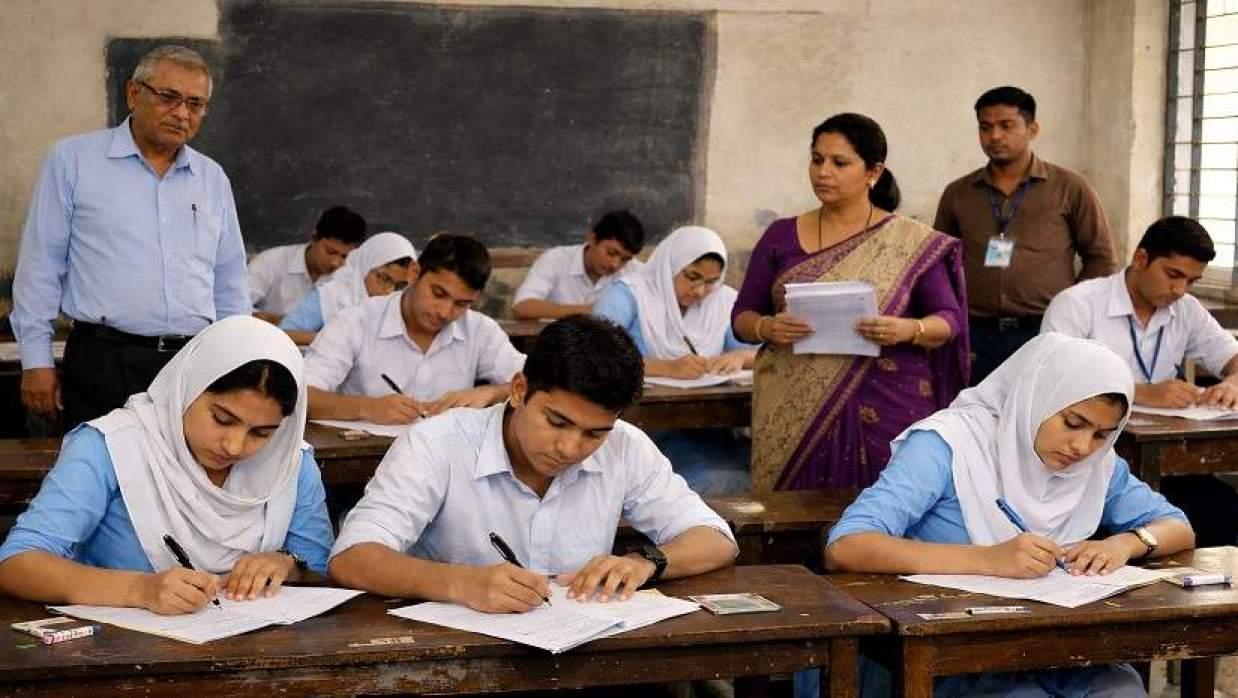 পেকুয়ায় বিদ্যুতের ভেলকিবাজি,এসএসসি পরীক্ষার্থীদের চরম দুর্ভোগ