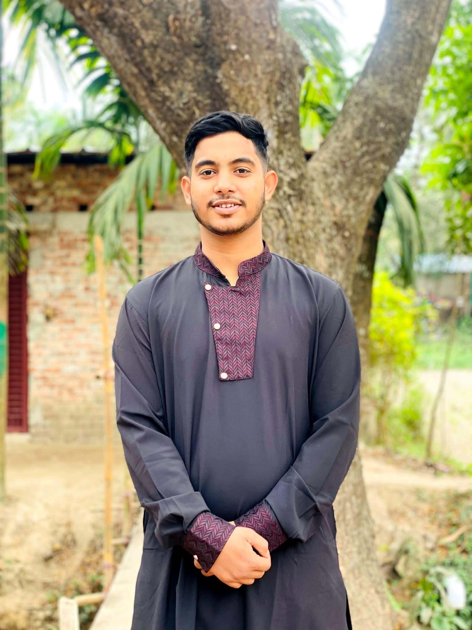 সুপারি গাছ কাটতে গিয়ে বিদ্যুৎস্পৃষ্টে কলেজছাত্রের মৃত্যু
