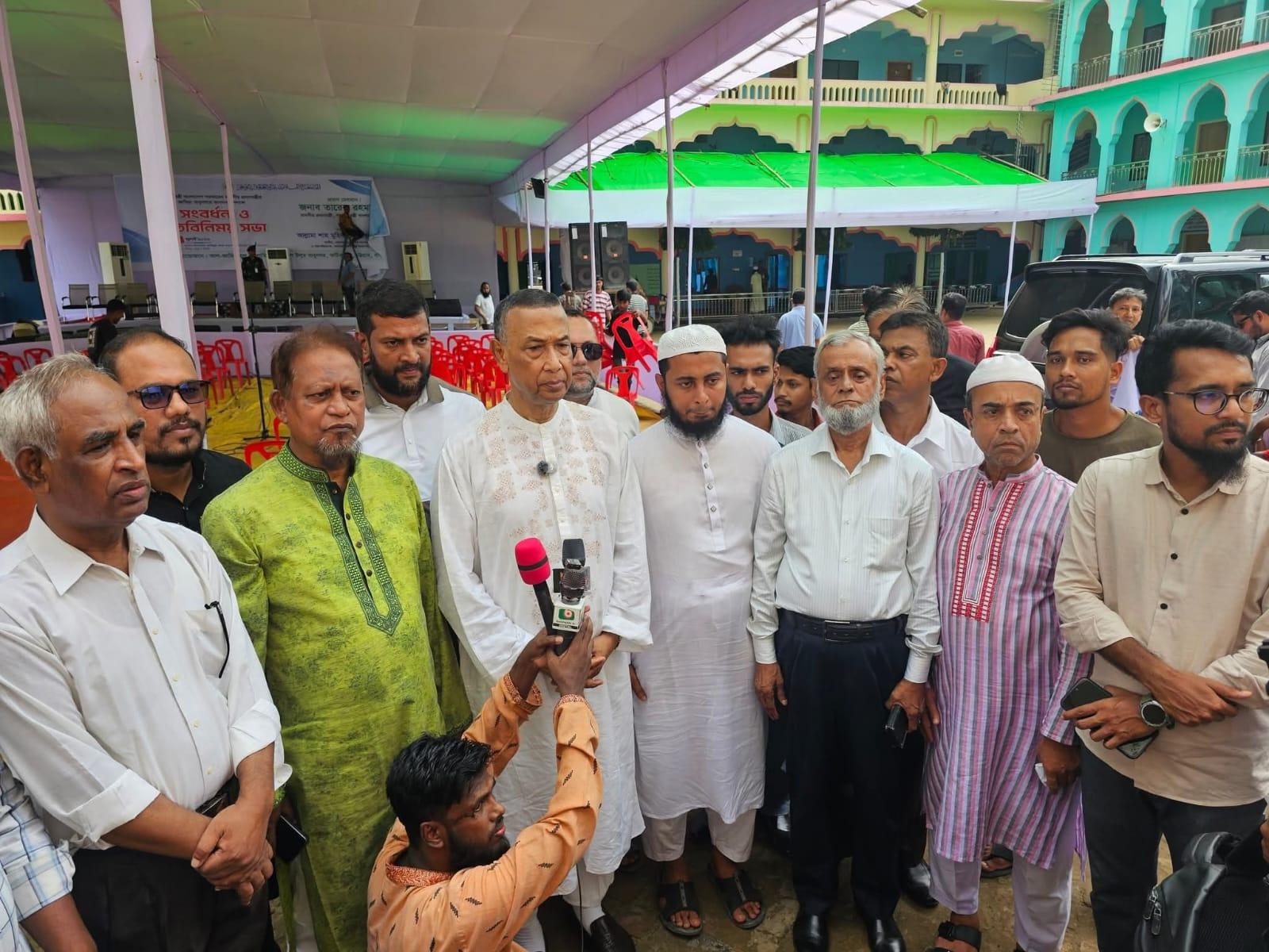 <h1>প্রধানমন্ত্রীর চট্টগ্রাম আগমন: ফটিকছড়ির ফ্ল্যাগাজী দিঘী হেলিপ্যাড পরিদর্শনে গোলাম আকবর খোন্দকার</h1>
