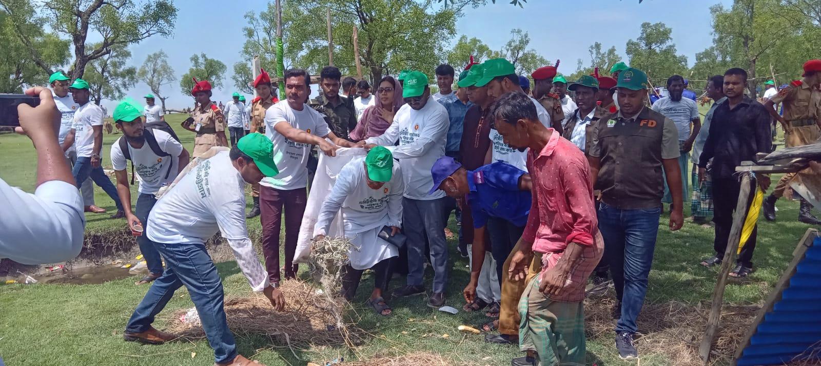 <h1>সীতাকুণ্ড বীচে পৱিচ্ছন্নতা অভিযান</h1>