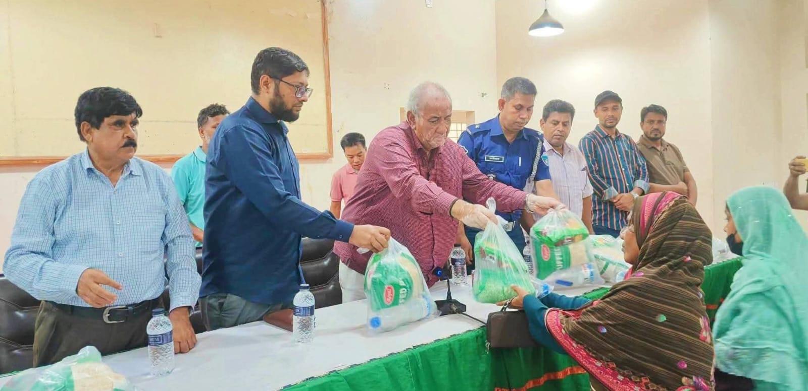 <h1>লামায় বন্যার্তদের পাশে এমপি সাচিং প্রু জেরী<br />
</h1>