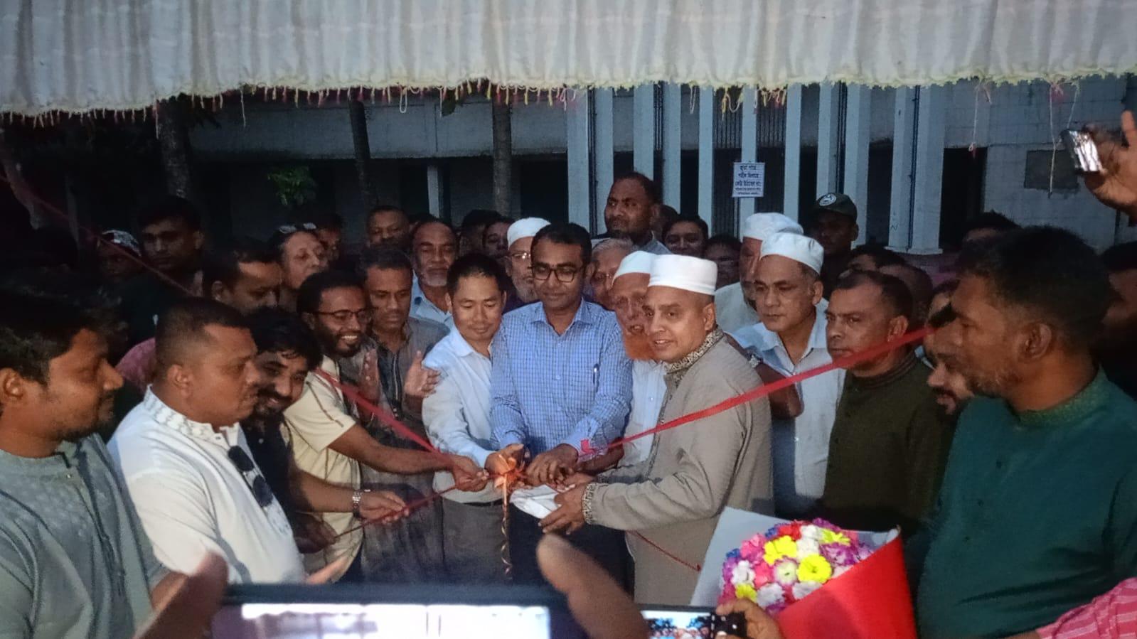 সংযুক্ত ছবি