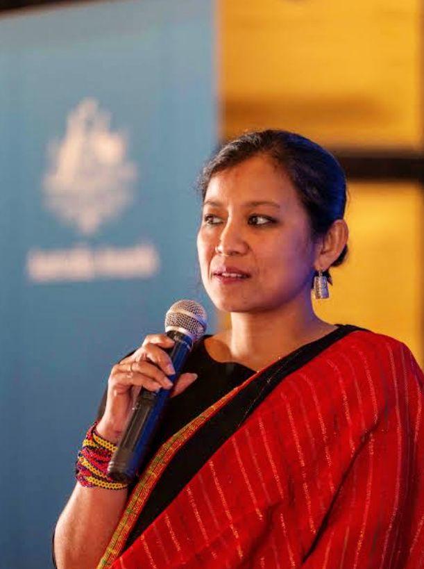 পাহাড় নিয়ে ‘বিভ্রান্তিকর তথ্য’ ছড়ানোর অভিযোগে চাকমা রাণীকে সতর্কতা