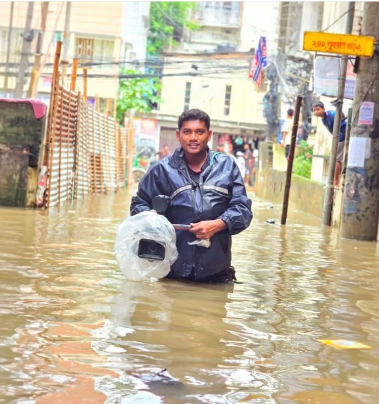<h1>এক মাসের ব্যবধানে ফের তীব্র জলাবদ্ধতা, ৩ ঘণ্টায় ১০৯ মিমি বৃষ্টিতে নাকাল নগরবাসী</h1>