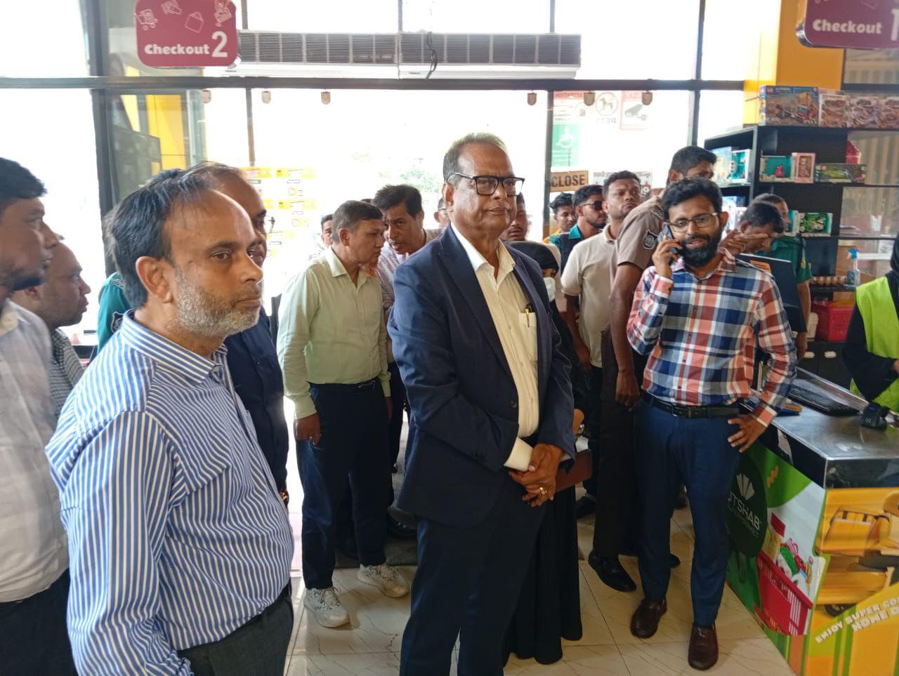 সংযুক্ত ছবি