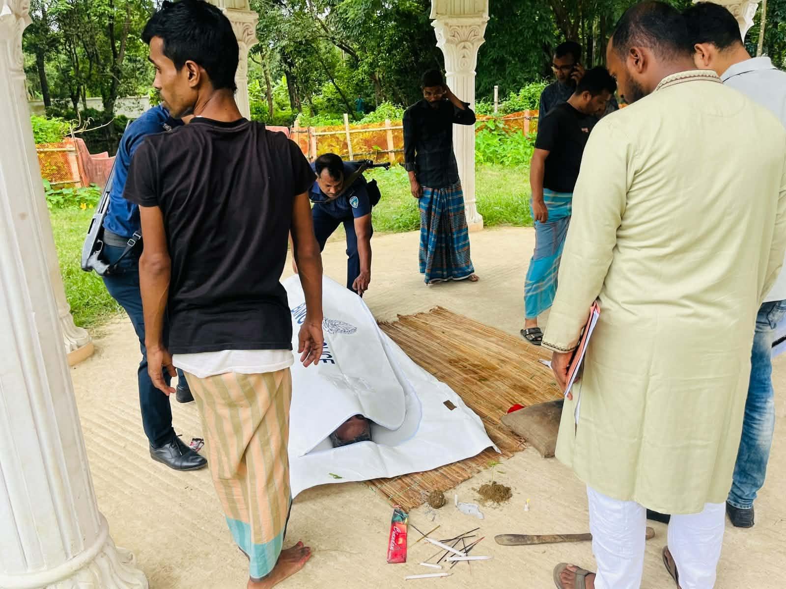 <h1>মন্দিরের পুকুরে মিলল তবলাশিল্পীর মরদেহ</h1>