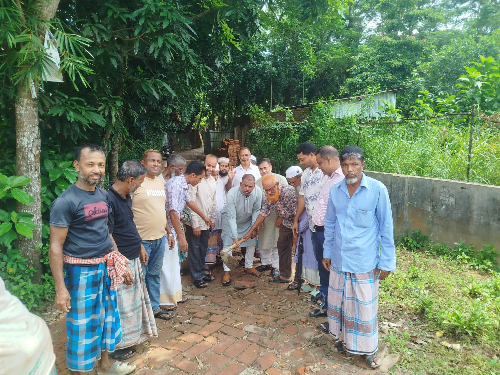 <h1>বোয়ালখালীতে চৌধুরী বাড়ি সড়কের আরসিসি ঢালাই কাজের উদ্বোধন&nbsp;</h1>