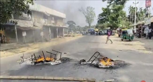 গরু চোরা কারবারিদের হামলায় ছাত্রদল নেতা নিহত, ক্ষোভে সড়ক অবরোধ