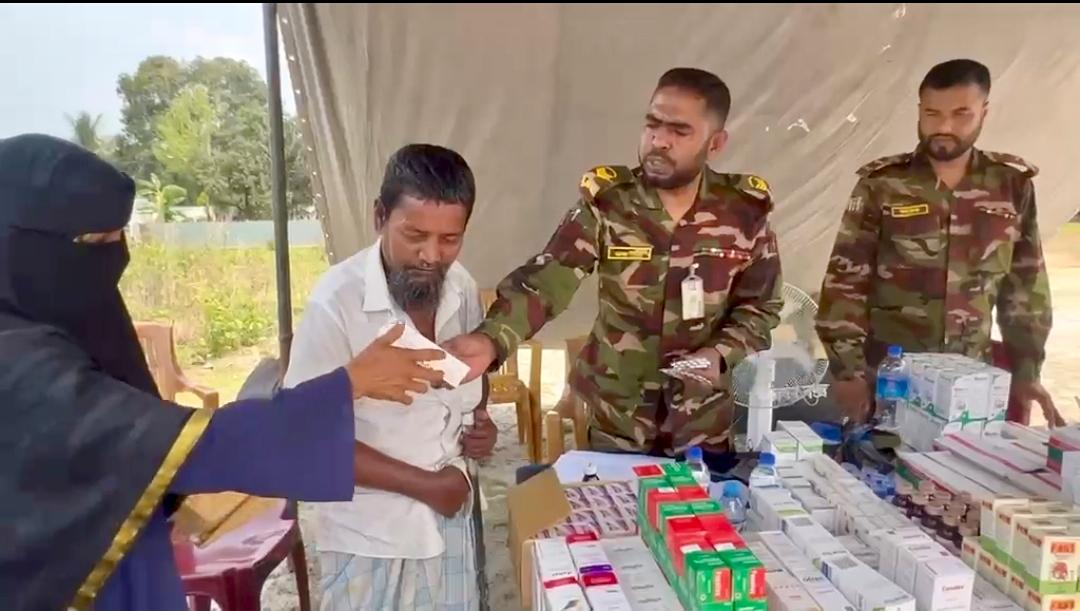 দুর্গম পাহাড়ে সেনাবাহিনীর বিনামূল্যে চিকিৎসাসেবা