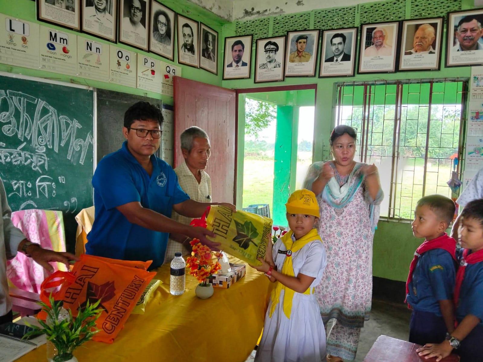 <h1>পানছড়িতে প্রাথমিক বিদ্যালয়ে বৃক্ষরোপণ ও শিক্ষা সামগ্রী বিতরণ</h1>