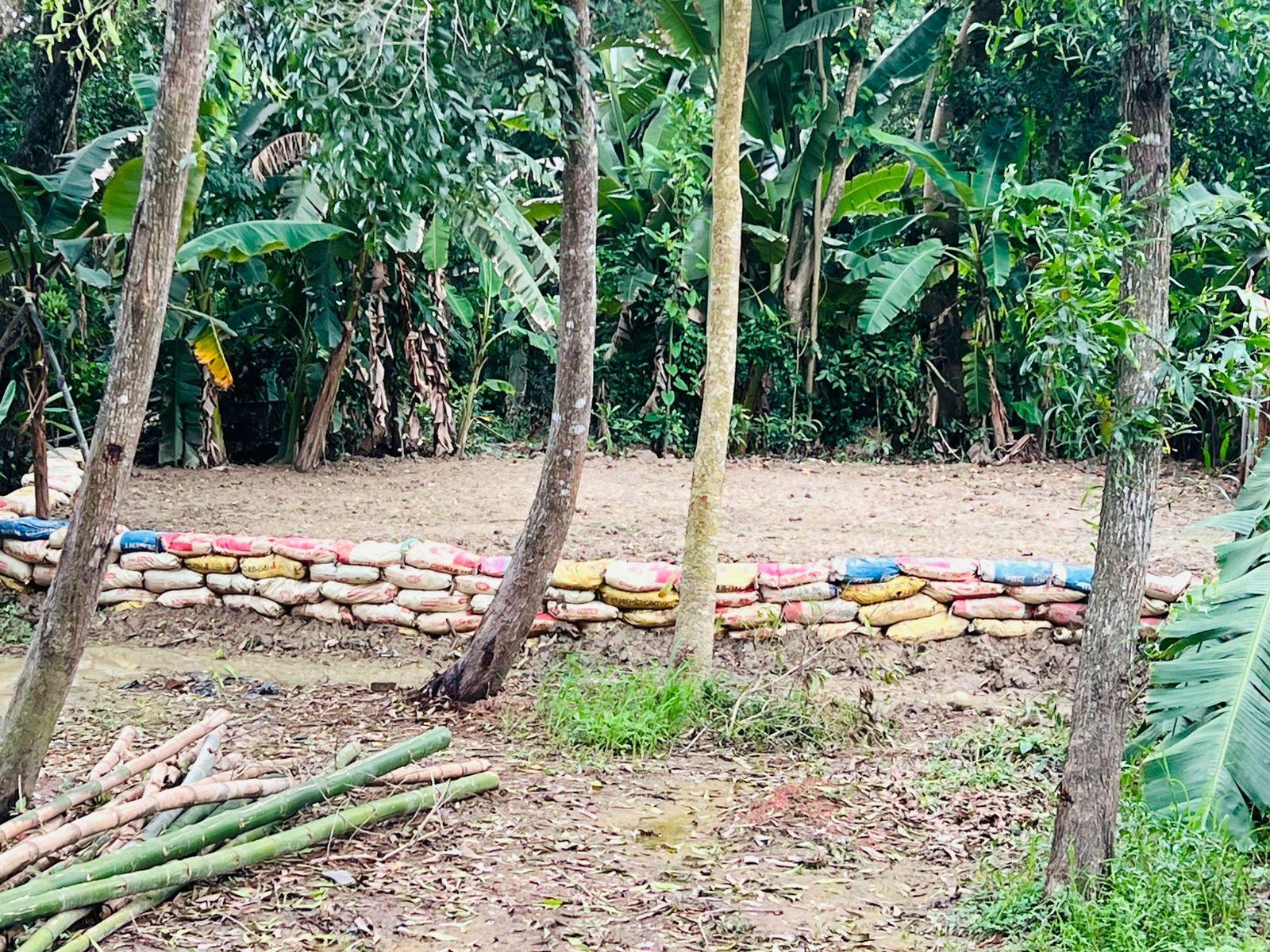 লোহাগাড়ায় বিধবার বসতভিটার জায়গা জোর জবর দখলে অপচেষ্টা, সীমানা প্রাচীর ভাংচুরের অভিযোগ, থানায় জিডি