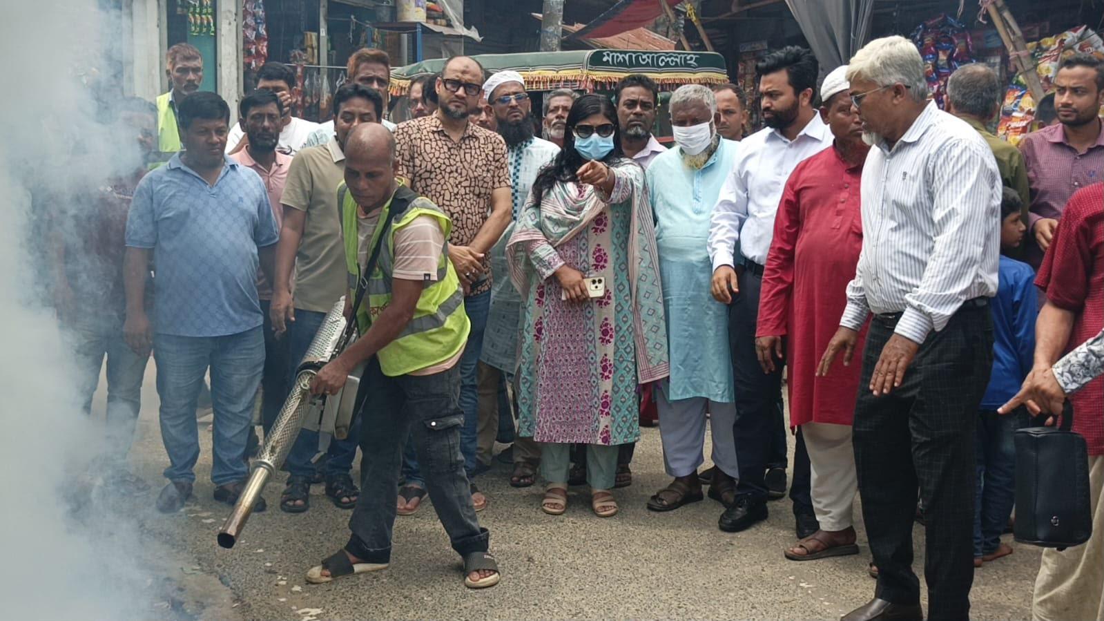 <h1>মশার প্রজননস্থল ধ্বংসে ৭ ও ২ নম্বর ওয়ার্ডে চসিকের ক্রাশ প্রোগ্রাম</h1>
