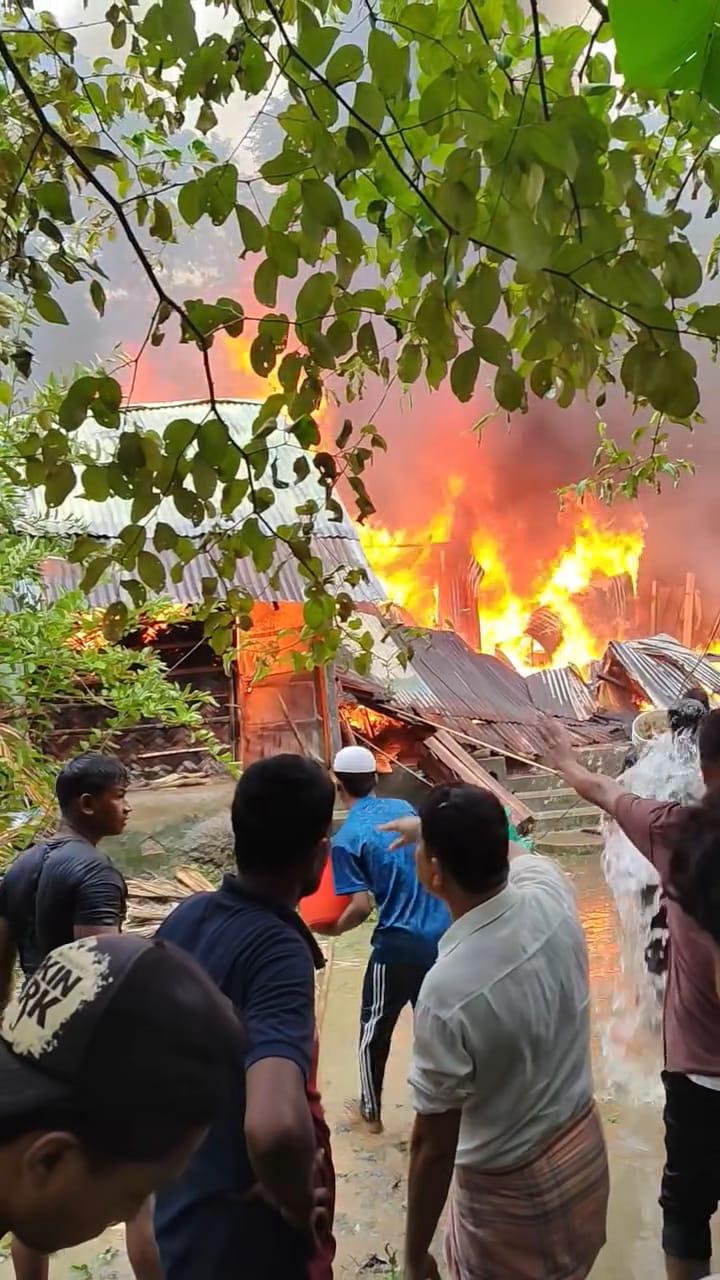 <h1>বোয়ালখালীতে ৫ বসতঘর পুড়ে ছাই, অক্ষত কোরআনের পুষ্ঠা ও হরফ</h1>