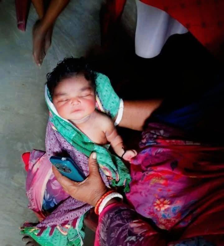 বাঙ্গালহালিয়া ছাগলখাইয়াতে শ্বশানের পাশে পড়ে ছিলো নবজাতক শিশু, উদ্ধার করল পথচারী