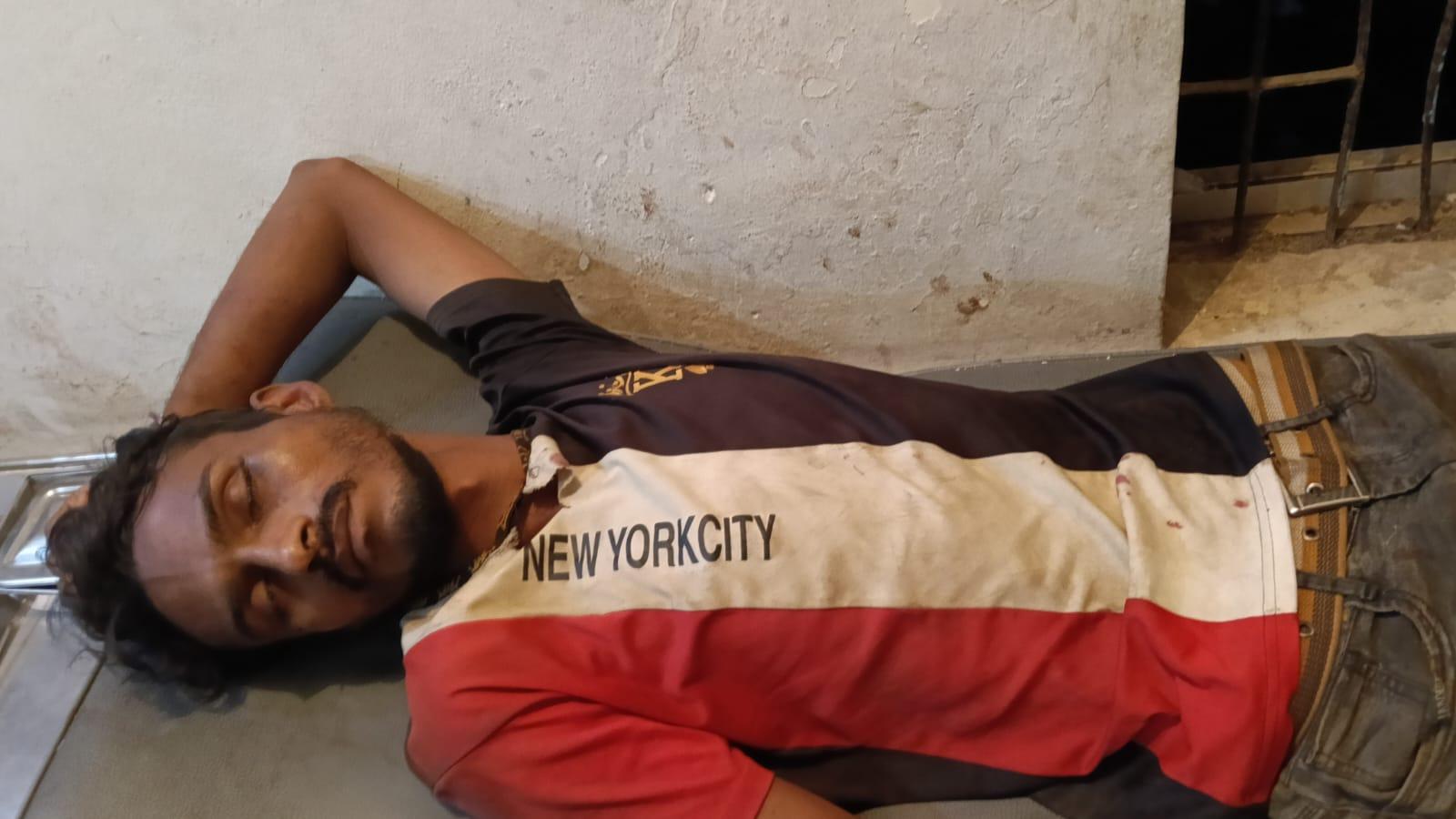 নাইক্ষ্যংছড়িতে বর্মীগরু পাচারকারীদের সংঘর্ষ-গোলাগুলি,অস্ত্রসহ আটক-২