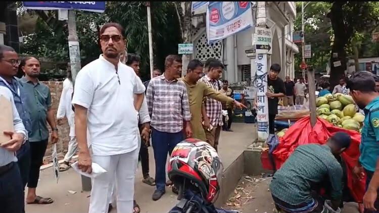 <h1>পথচারীদের চলাচলে প্রতিবন্ধকতা সৃষ্টি করলে কঠোর ব্যবস্থা: মেয়র ডা. শাহাদাত</h1>