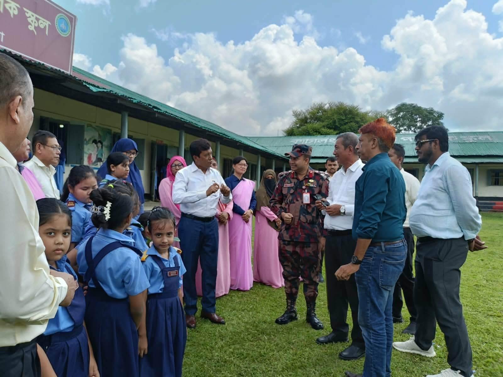 <h1>কাচালং বর্ডার গার্ড পাবলিক স্কুল পরিদর্শনে রাঙামাটি জেলা পরিষদ চেয়ারম্যান</h1>