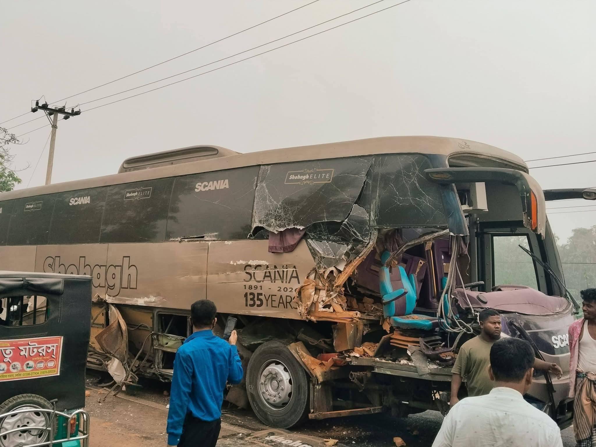 চকরিয়ায় বাস-ট্রাকের সংঘর্ষ, আহত ৬