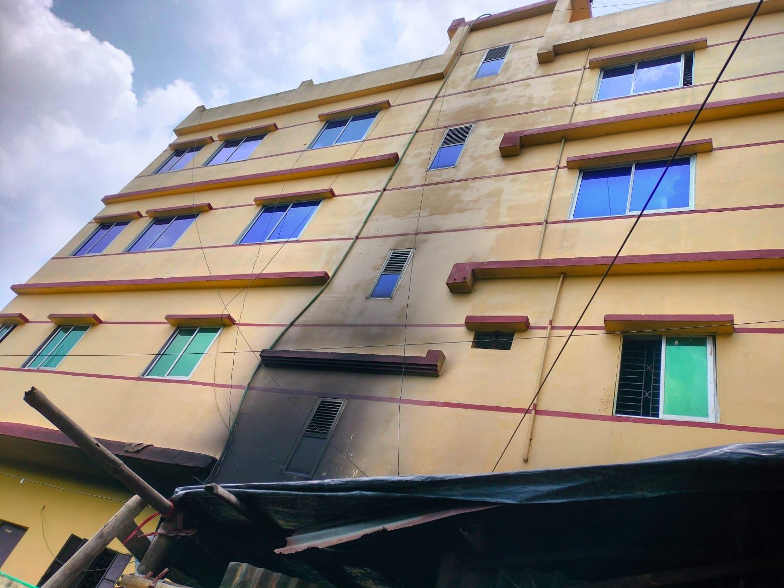 খবর দিলেও আসেনি ফায়ার সার্ভিস, স্থানীয়দের ক্ষোভ