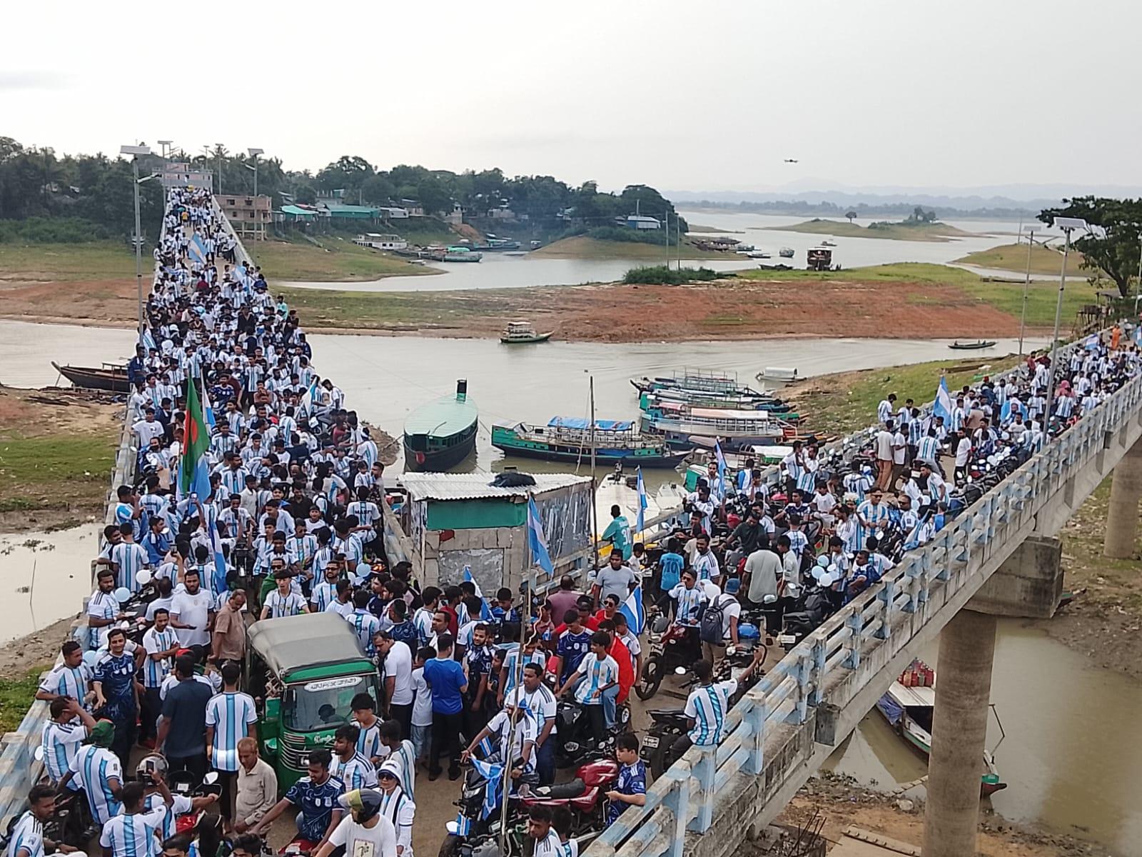 সংযুক্ত ছবি
