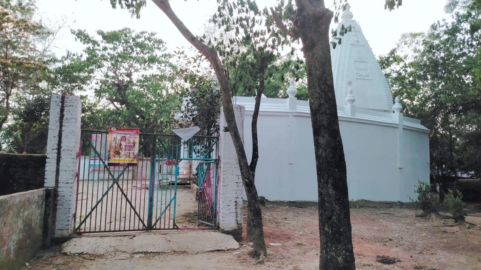 বাঁশখালীতে ঐতিহ্যবাহী আদি নিমকালী মন্দিরে চুরি, স্বর্ণালংকার লুট