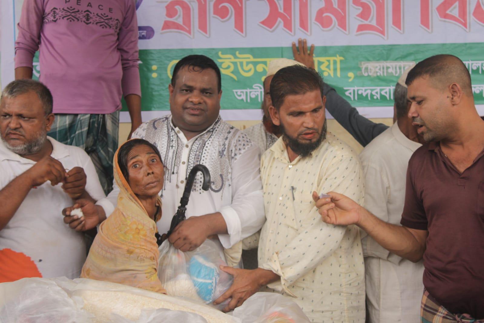 <h1>আলীকদমে বন্যার্ত ১ হাজার পরিবারের মাঝে খাদ্যসামগ্রী বিতরণ করল খুইল্যা মিয়া চেয়ারম্যান ফাউন্ডেশন&nbsp;<br />
</h1>