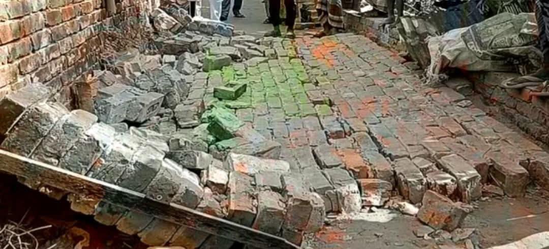 সংযুক্ত ছবি