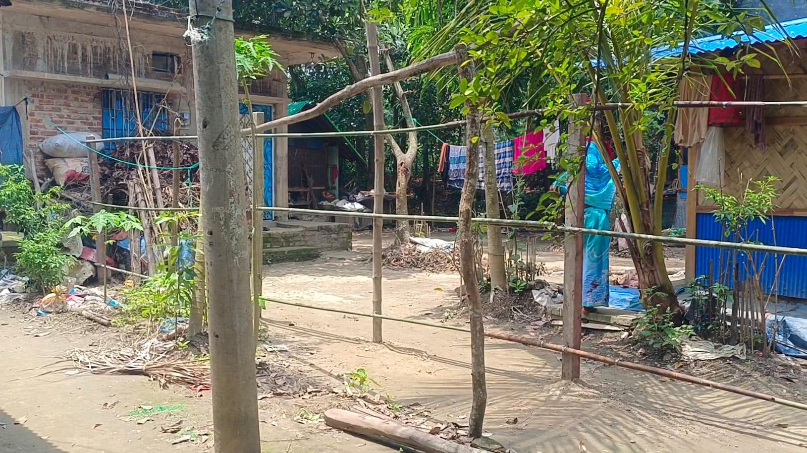 মীরসরাইয়ে জোরপূর্বক বাড়ির জায়গা দখলের চেষ্টা,থানায় অভিযোগ