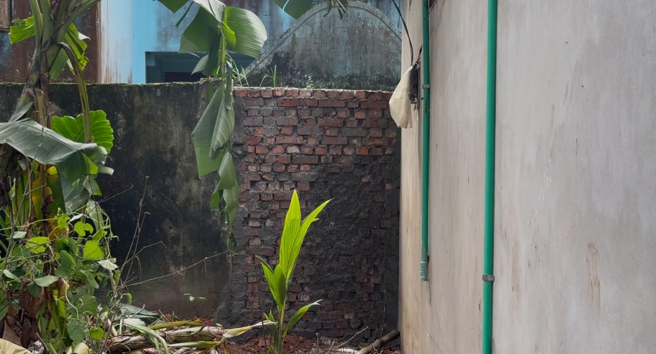 <h1>সাতকানিয়ায় ৬০ বছরের চলাচলের রাস্তা বন্ধের অভিযোগ</h1>