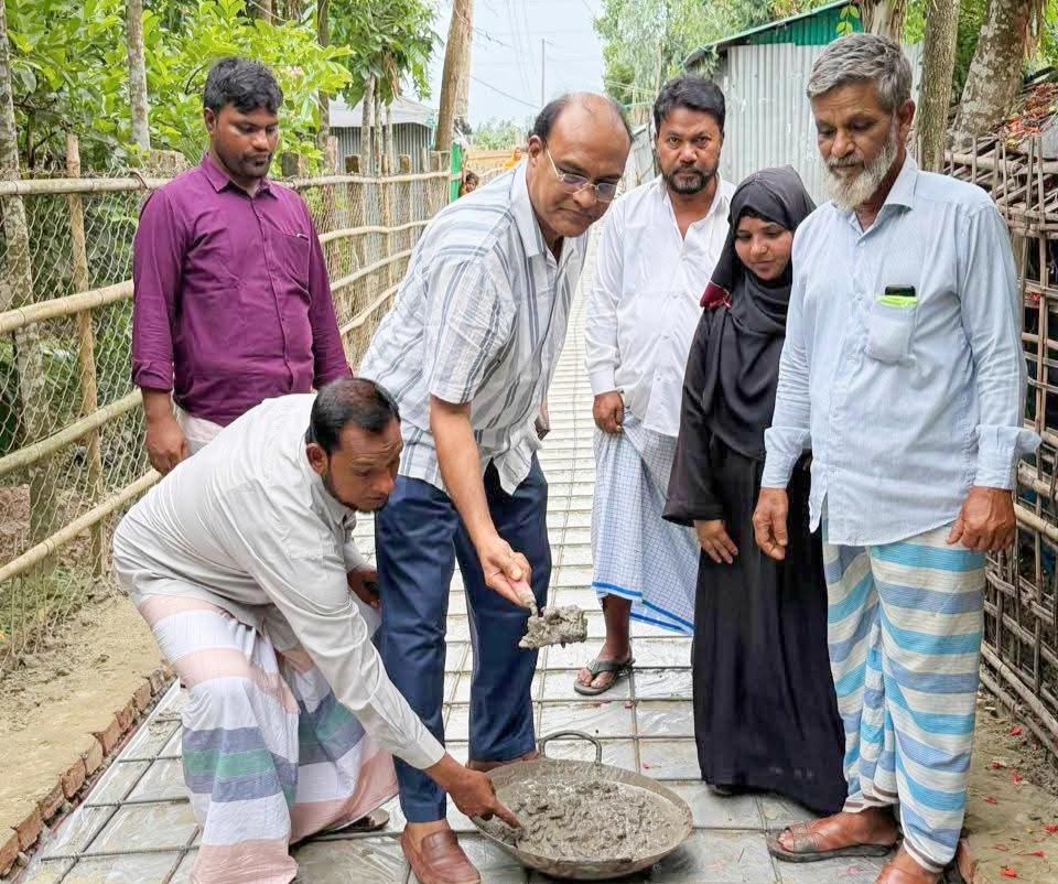 সংযুক্ত ছবি