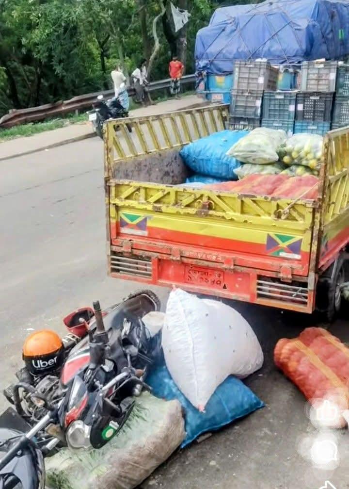 কর্ণফুলীতে সড়ক দুর্ঘটনায় বাবা-ছেলের মর্মান্তিক মৃত্যু