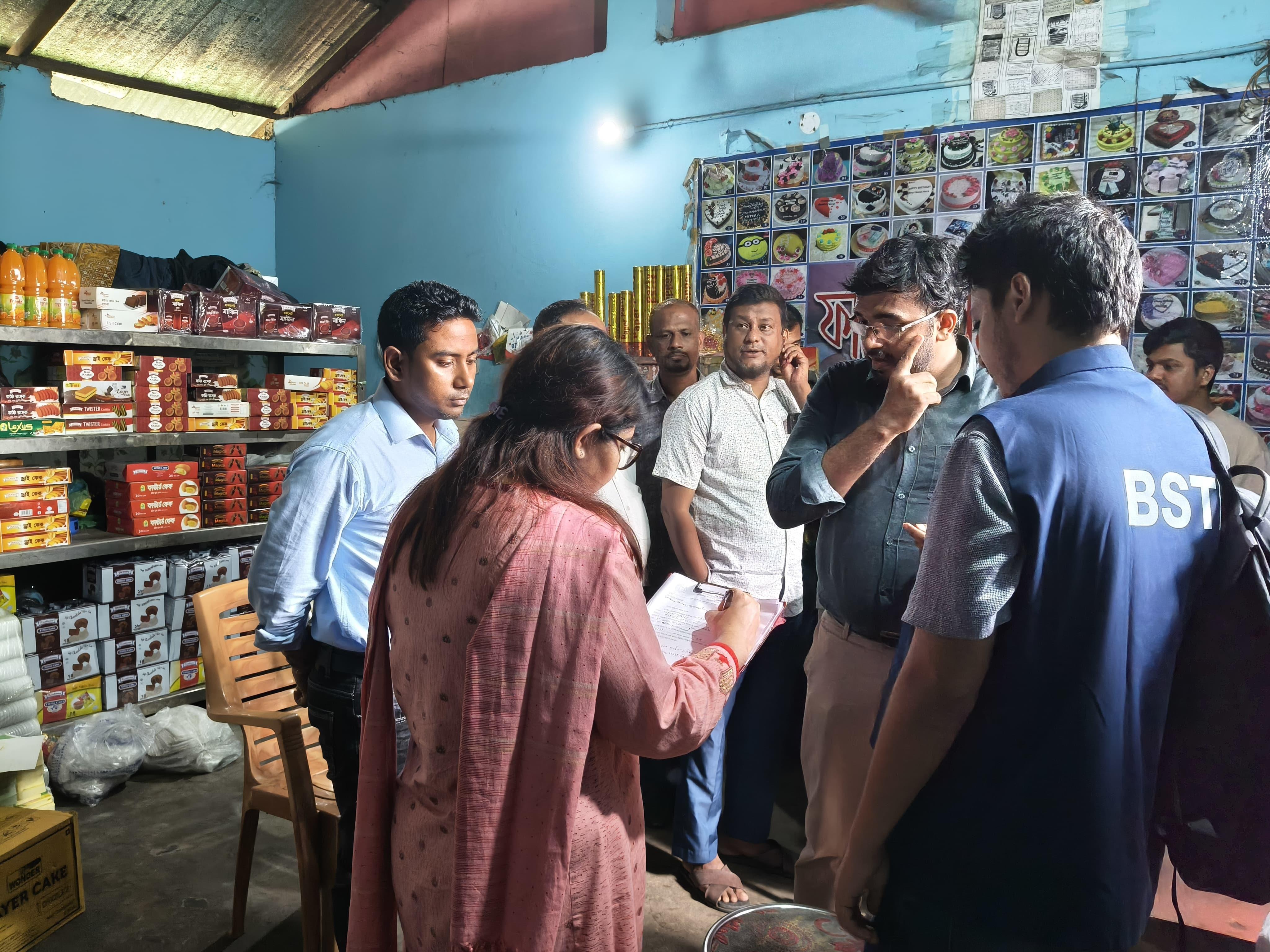 বোয়ালখালীতে নোংরা পরিবেশে খাদ্য তৈরি দুই প্রতিষ্ঠানকে লক্ষ টাকা জরিমানা