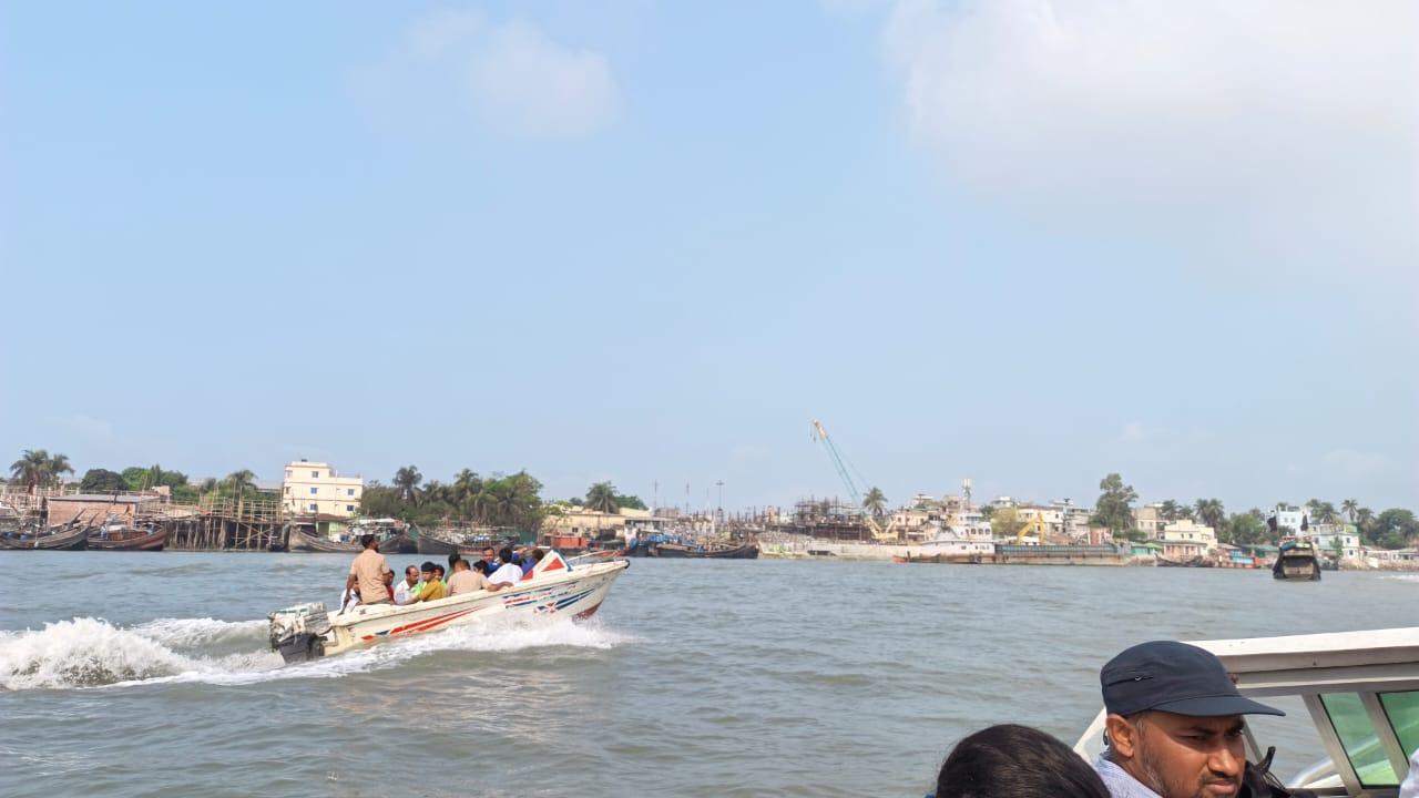 সংযুক্ত ছবি