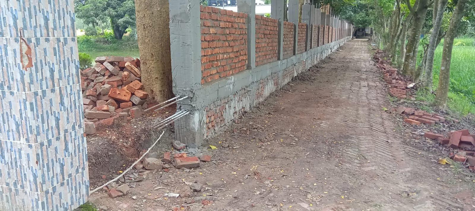 <h1>কোটির টাকার কাজে দরপত্রের নির্দেশনা মানা হচ্ছে না সীতাকুন্ডে পুরাতন ভিত্তির উপর পূননির্মান কাজ</h1>