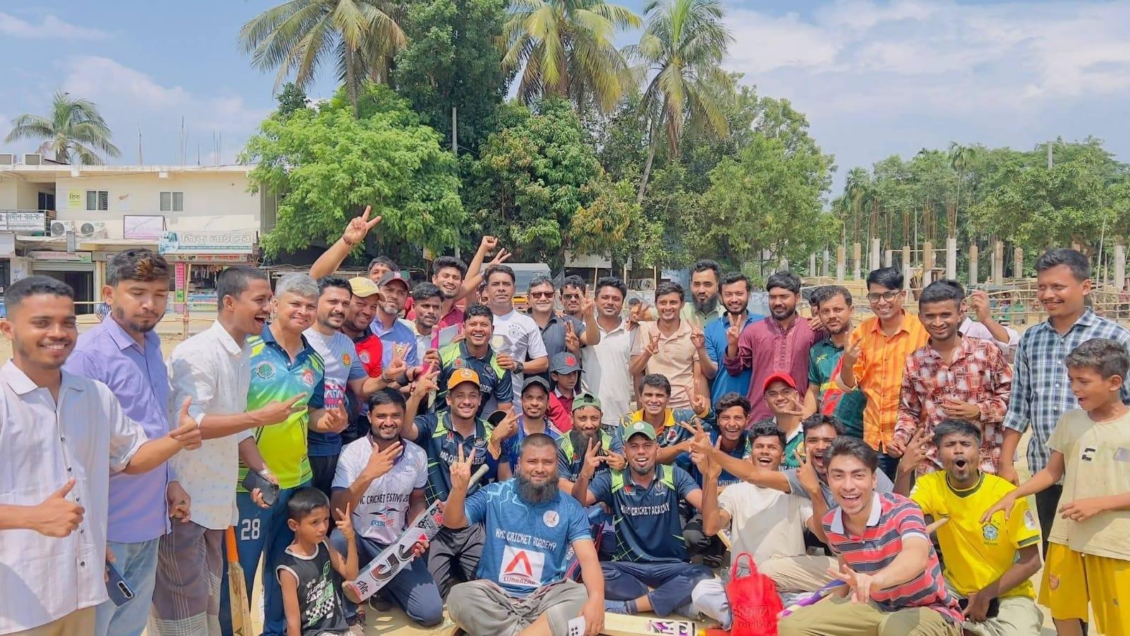মহেশখালীতে প্রাক্তন শিক্ষার্থীদের মধ্যকার বল এবং ক্রিকেটের প্রীতিম্যাচ অনুষ্ঠিত