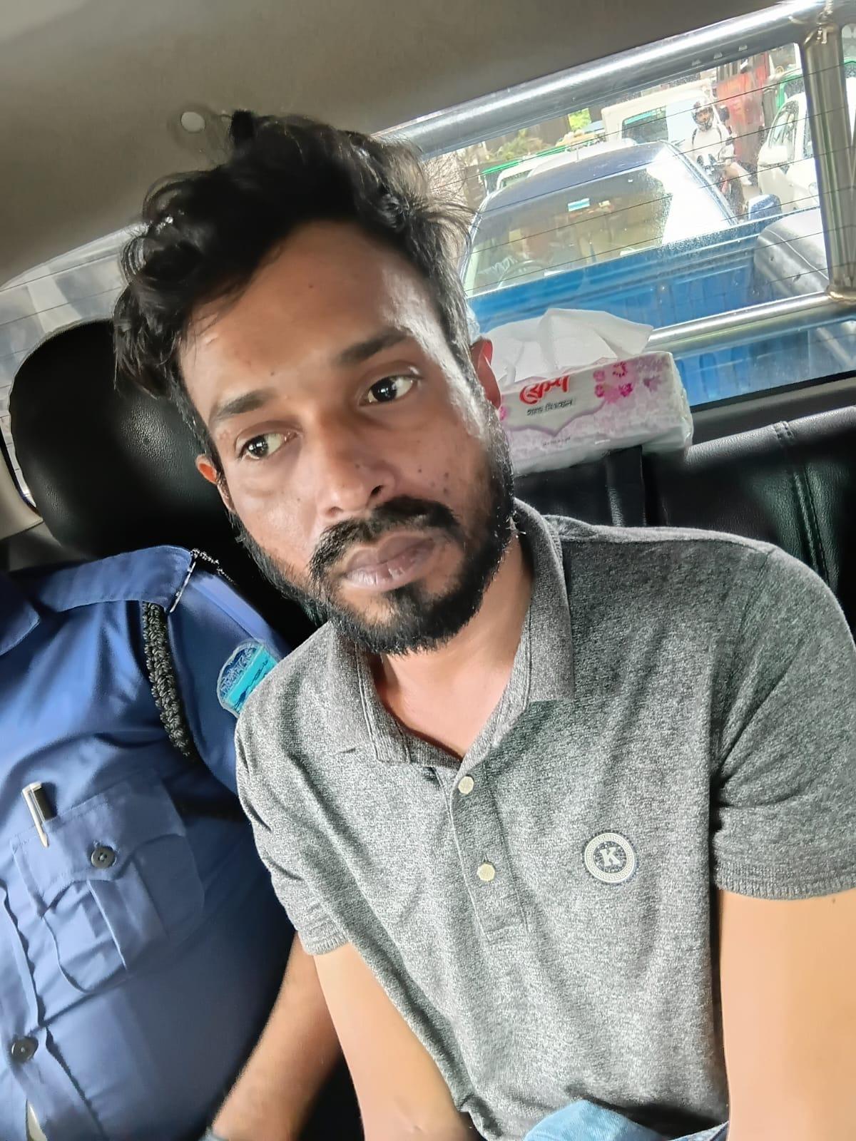 সংযুক্ত ছবি