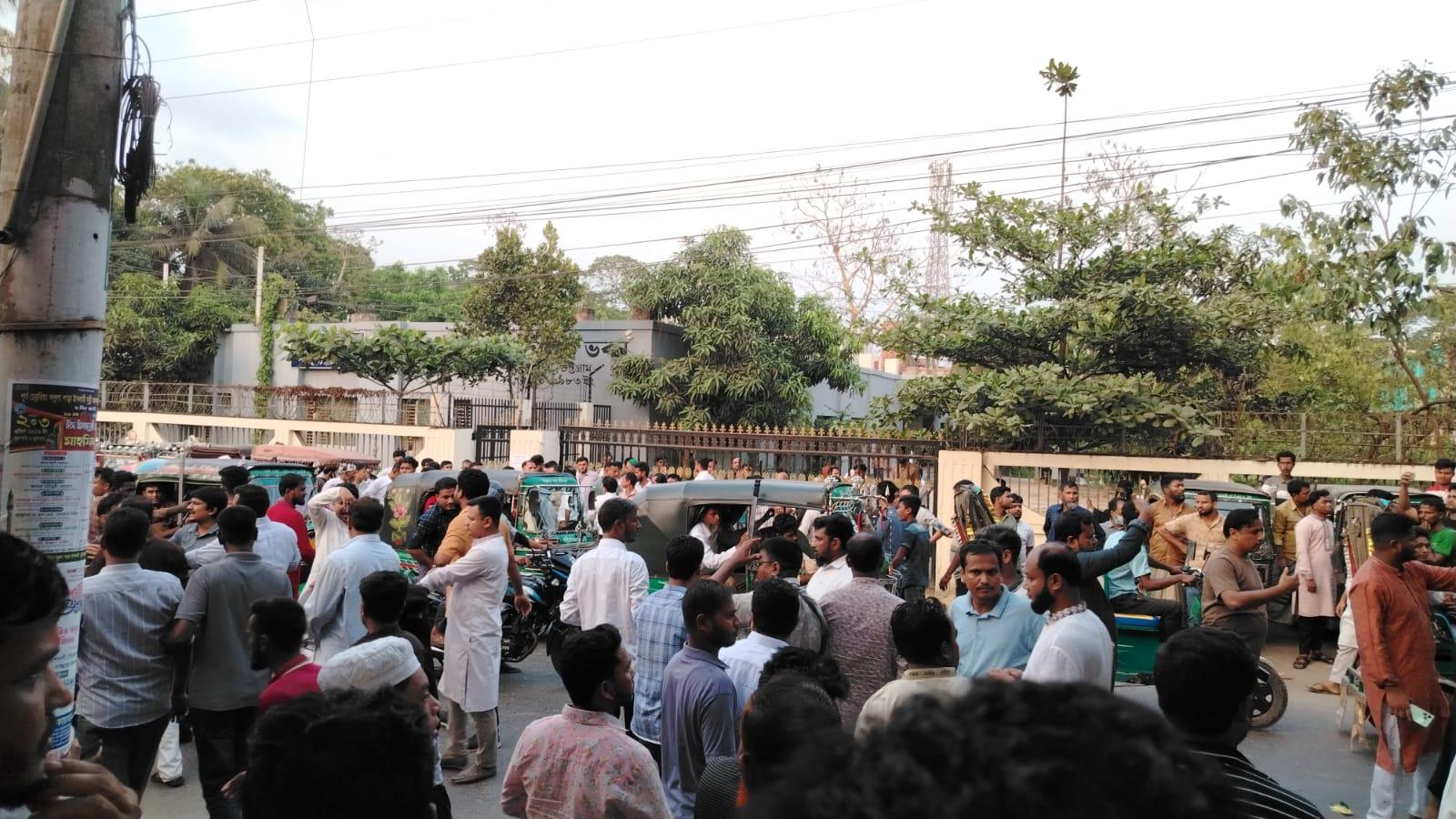 বাঁশখালী আইনজীবী নির্বাচন থমকে হট্টগোলেই বন্ধ ভোট