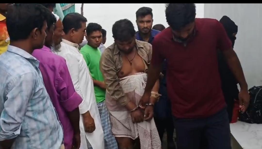 <h1>পেকুয়ায় বন্দুক ও কার্তুজসহ আটক ২, গণধোলাইয়ের পর পুলিশের হেফাজতে</h1>